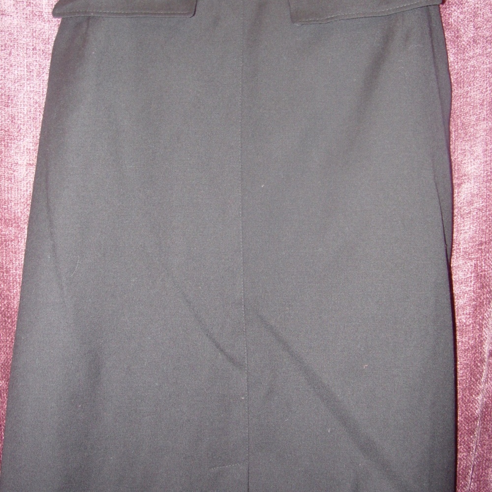 Harve Benard Woman's Black Wool Skirt Size 12